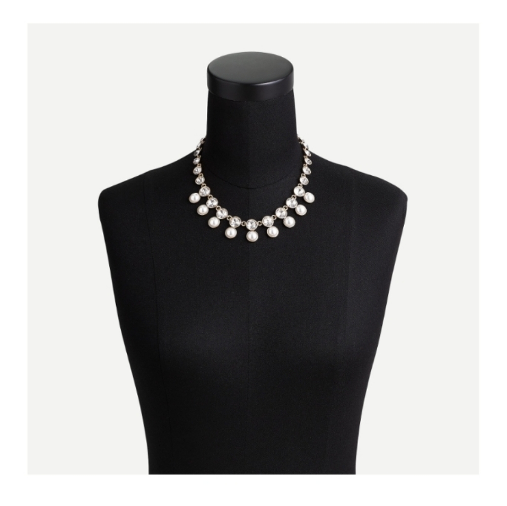 Pearl & Crystal Necklace - Picture 2 of 4